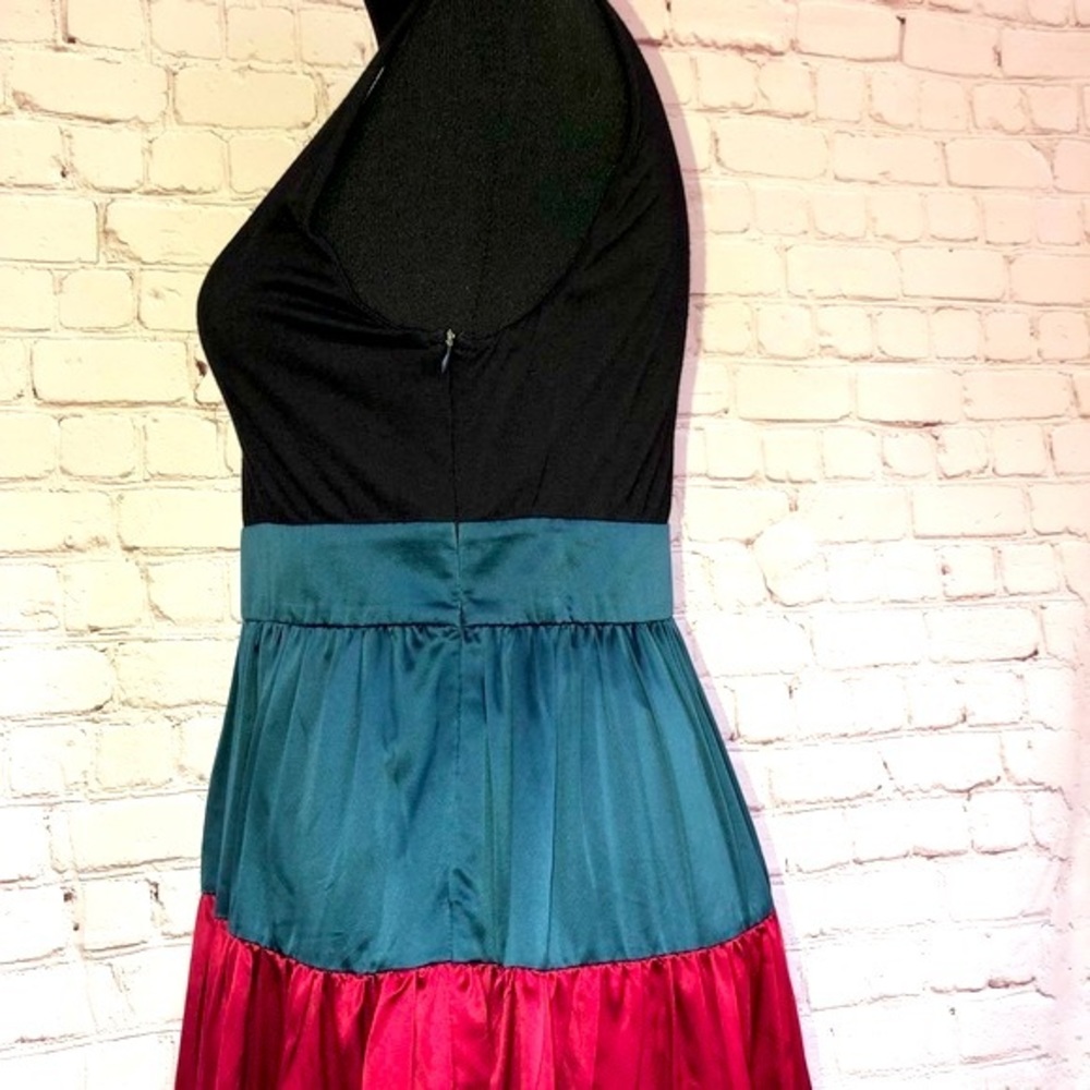 Twenty-one Color Block Dress - Picture 4 of 7